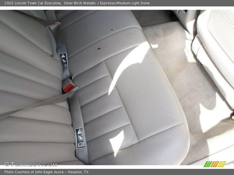 Silver Birch Metallic / Espresso/Medium Light Stone 2003 Lincoln Town Car Executive
