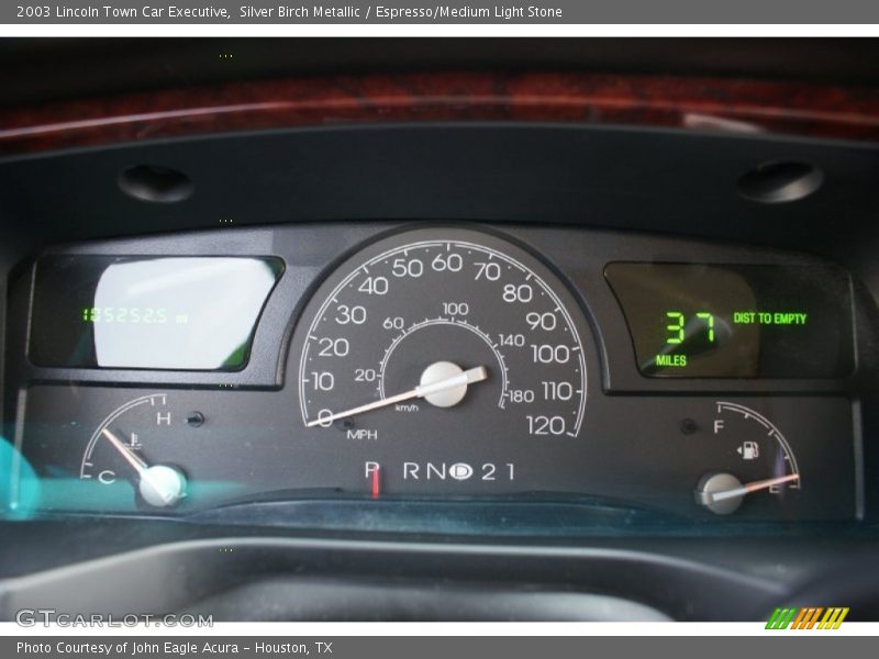 Silver Birch Metallic / Espresso/Medium Light Stone 2003 Lincoln Town Car Executive