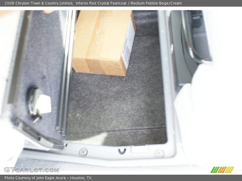 Inferno Red Crystal Pearlcoat / Medium Pebble Beige/Cream 2008 Chrysler Town & Country Limited