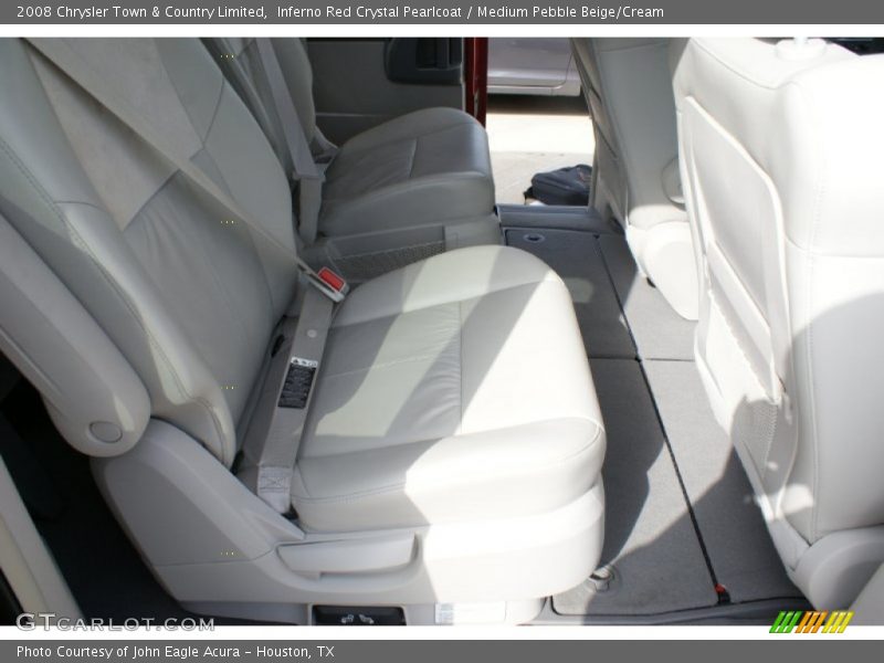 Inferno Red Crystal Pearlcoat / Medium Pebble Beige/Cream 2008 Chrysler Town & Country Limited