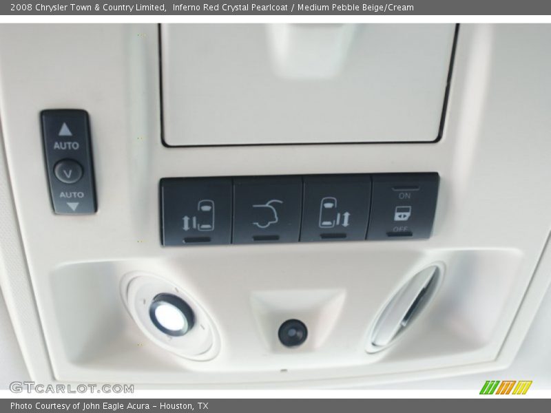 Inferno Red Crystal Pearlcoat / Medium Pebble Beige/Cream 2008 Chrysler Town & Country Limited
