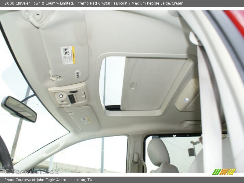 Inferno Red Crystal Pearlcoat / Medium Pebble Beige/Cream 2008 Chrysler Town & Country Limited