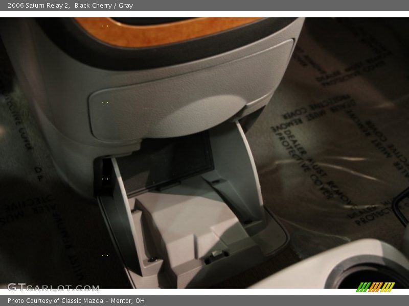Black Cherry / Gray 2006 Saturn Relay 2