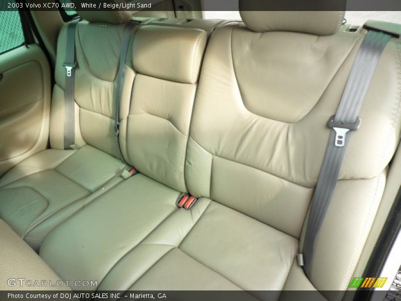 White / Beige/Light Sand 2003 Volvo XC70 AWD