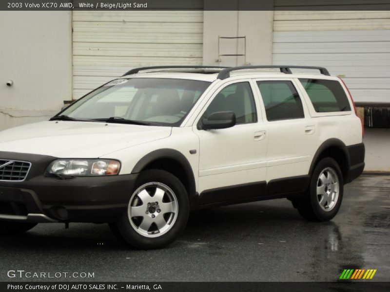 White / Beige/Light Sand 2003 Volvo XC70 AWD