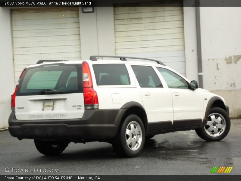 White / Beige/Light Sand 2003 Volvo XC70 AWD