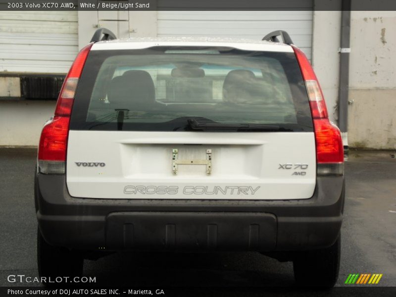 White / Beige/Light Sand 2003 Volvo XC70 AWD