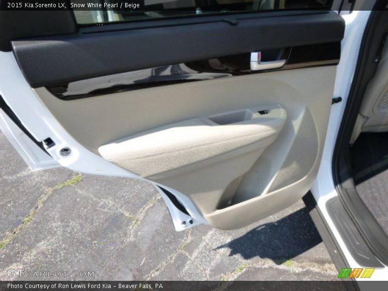 Snow White Pearl / Beige 2015 Kia Sorento LX