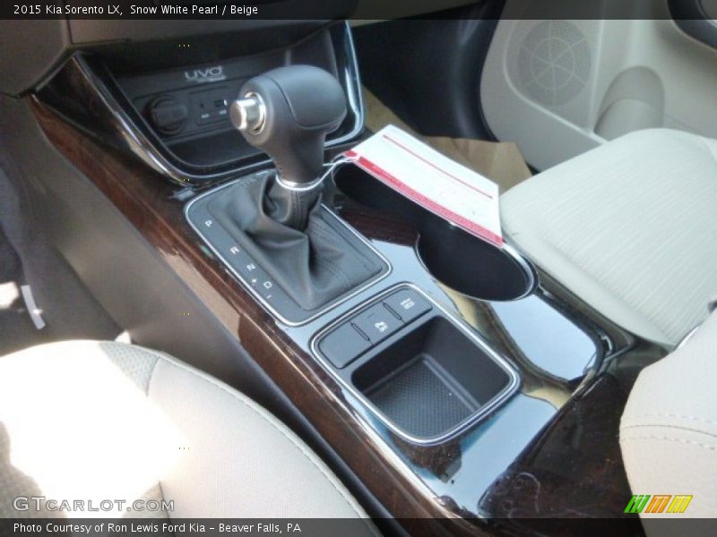 Snow White Pearl / Beige 2015 Kia Sorento LX