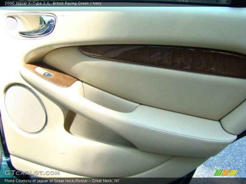 British Racing Green / Ivory 2006 Jaguar X-Type 3.0