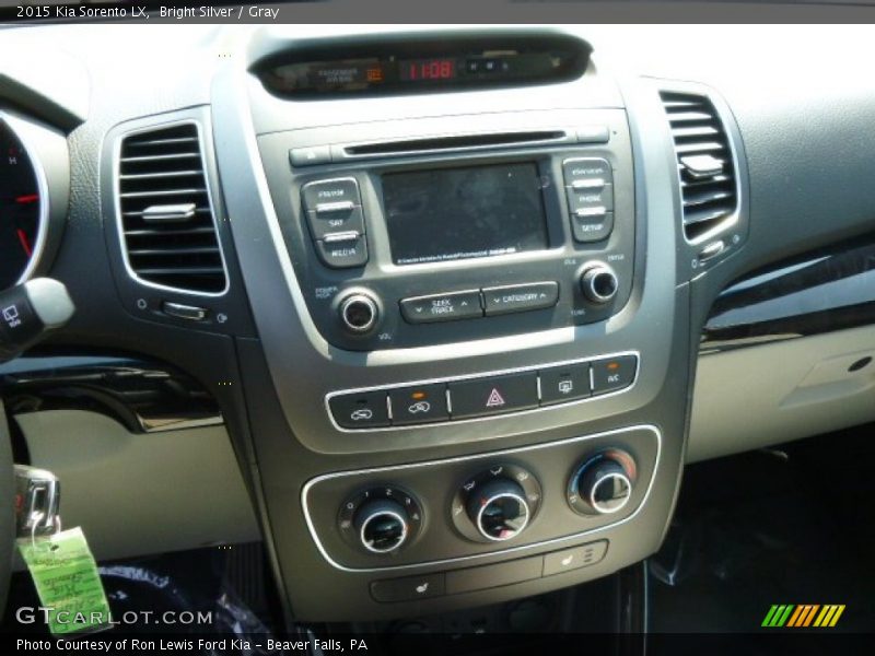 Bright Silver / Gray 2015 Kia Sorento LX
