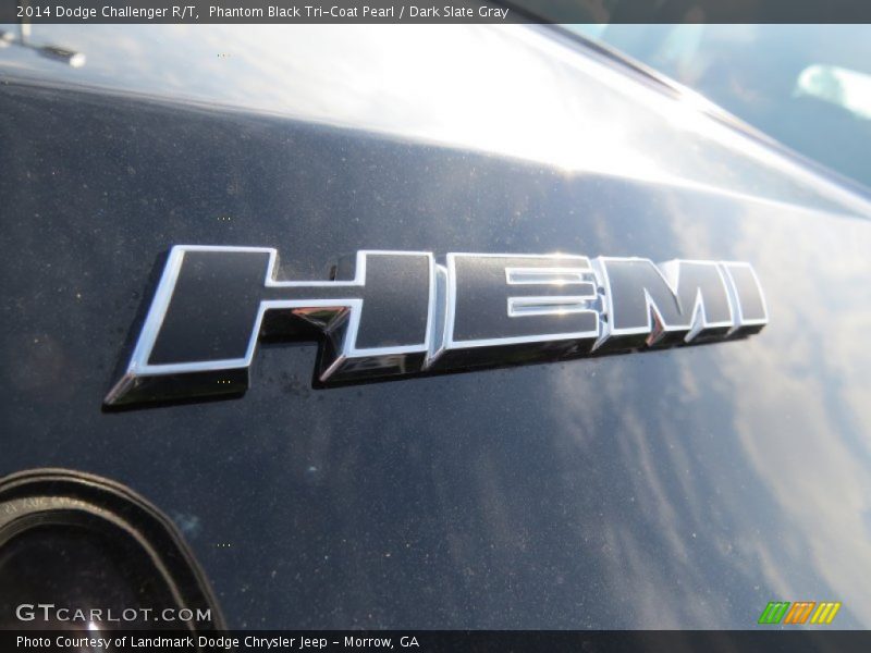 Phantom Black Tri-Coat Pearl / Dark Slate Gray 2014 Dodge Challenger R/T
