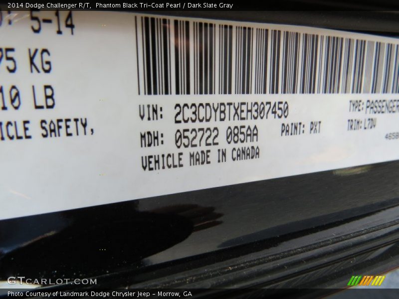 Phantom Black Tri-Coat Pearl / Dark Slate Gray 2014 Dodge Challenger R/T