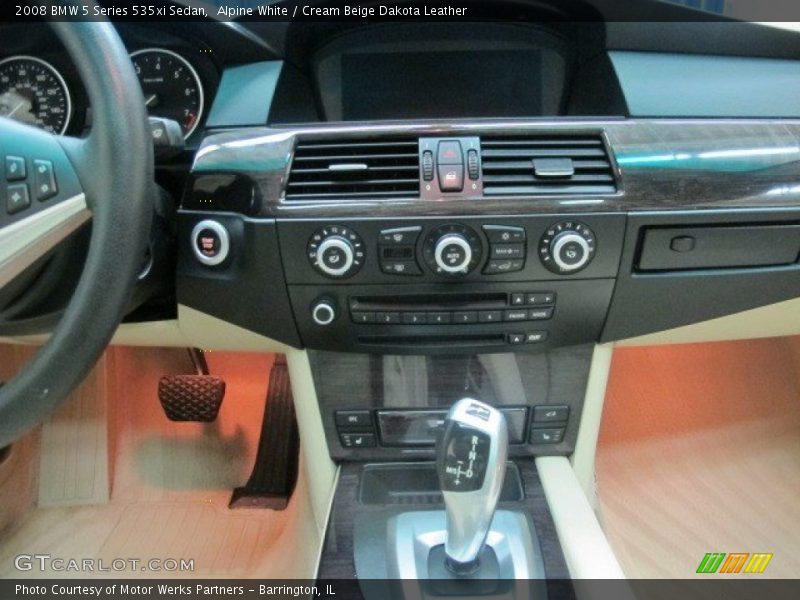 Alpine White / Cream Beige Dakota Leather 2008 BMW 5 Series 535xi Sedan