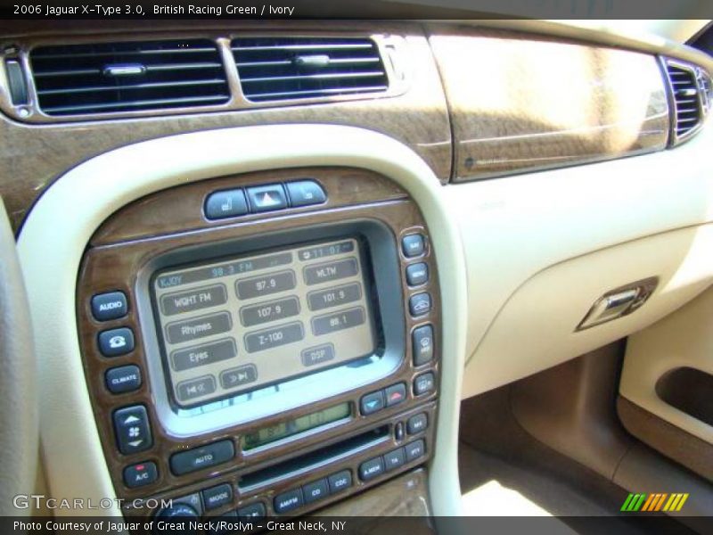 British Racing Green / Ivory 2006 Jaguar X-Type 3.0