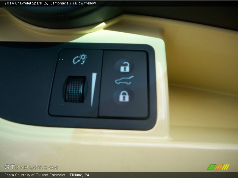 Lemonade / Yellow/Yellow 2014 Chevrolet Spark LS
