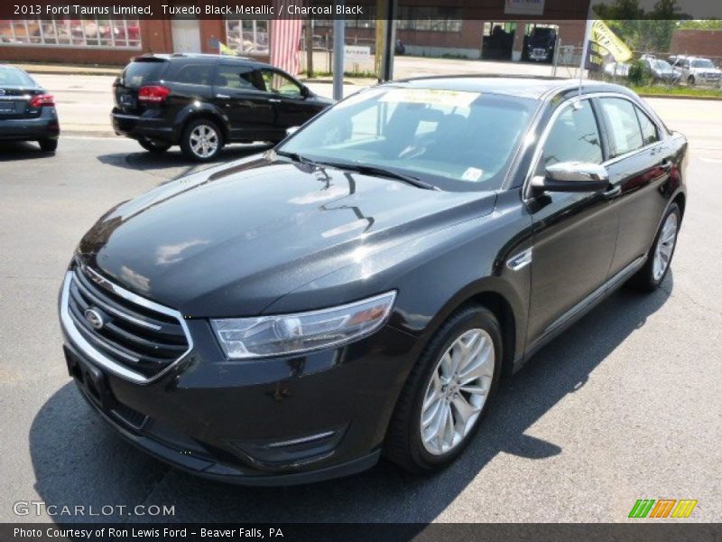 Tuxedo Black Metallic / Charcoal Black 2013 Ford Taurus Limited