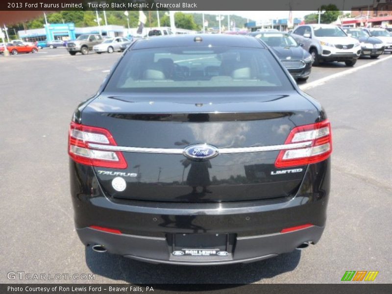 Tuxedo Black Metallic / Charcoal Black 2013 Ford Taurus Limited