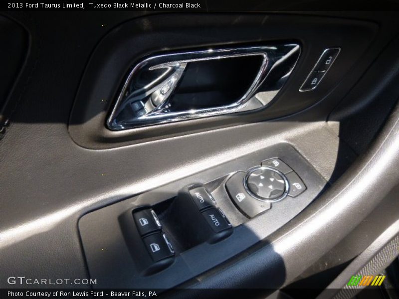 Tuxedo Black Metallic / Charcoal Black 2013 Ford Taurus Limited