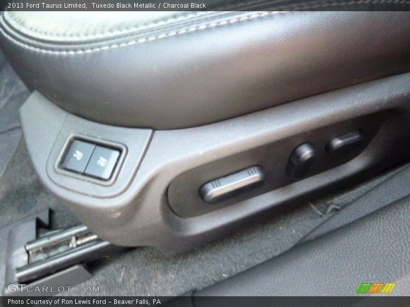 Tuxedo Black Metallic / Charcoal Black 2013 Ford Taurus Limited