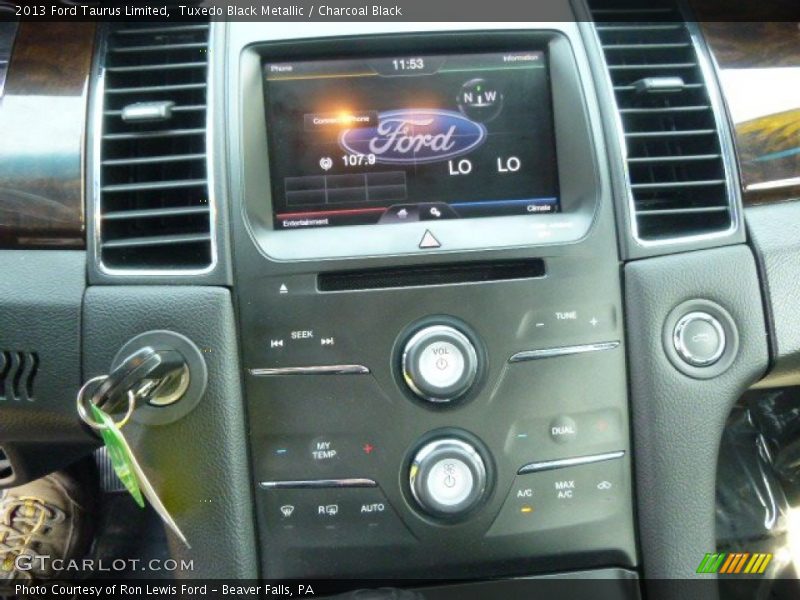 Tuxedo Black Metallic / Charcoal Black 2013 Ford Taurus Limited