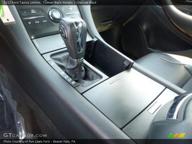 Tuxedo Black Metallic / Charcoal Black 2013 Ford Taurus Limited