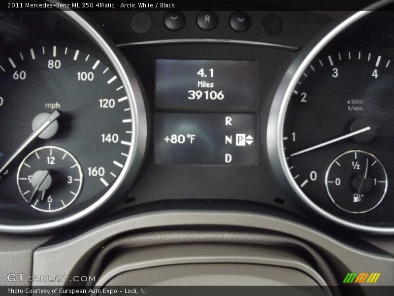 Arctic White / Black 2011 Mercedes-Benz ML 350 4Matic