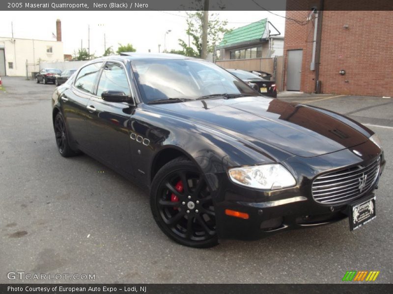 Nero (Black) / Nero 2005 Maserati Quattroporte