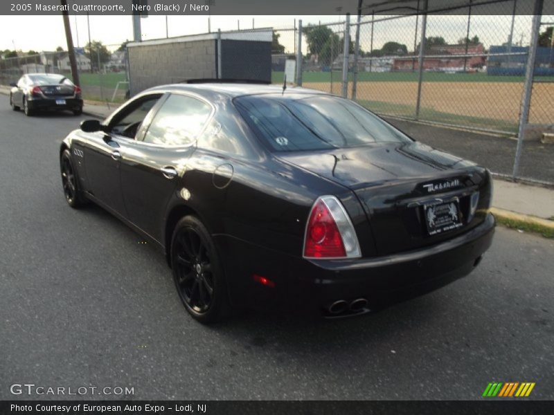 Nero (Black) / Nero 2005 Maserati Quattroporte