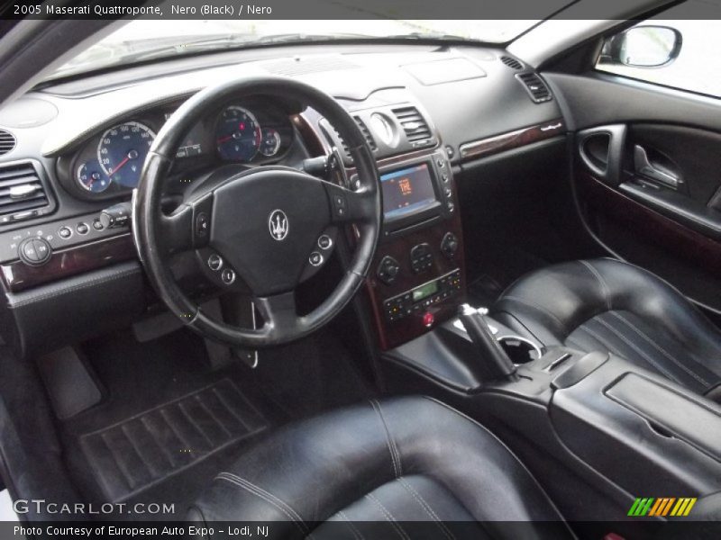 Nero (Black) / Nero 2005 Maserati Quattroporte