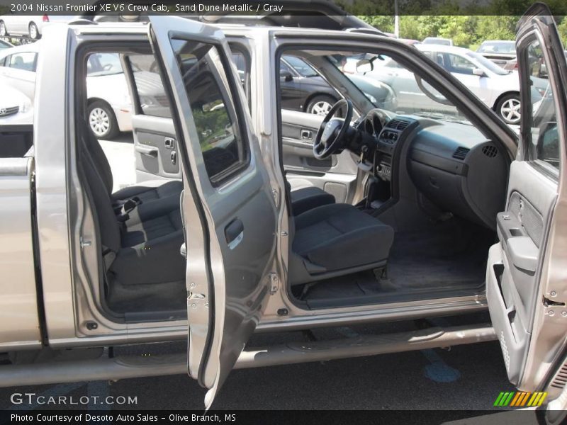 Sand Dune Metallic / Gray 2004 Nissan Frontier XE V6 Crew Cab
