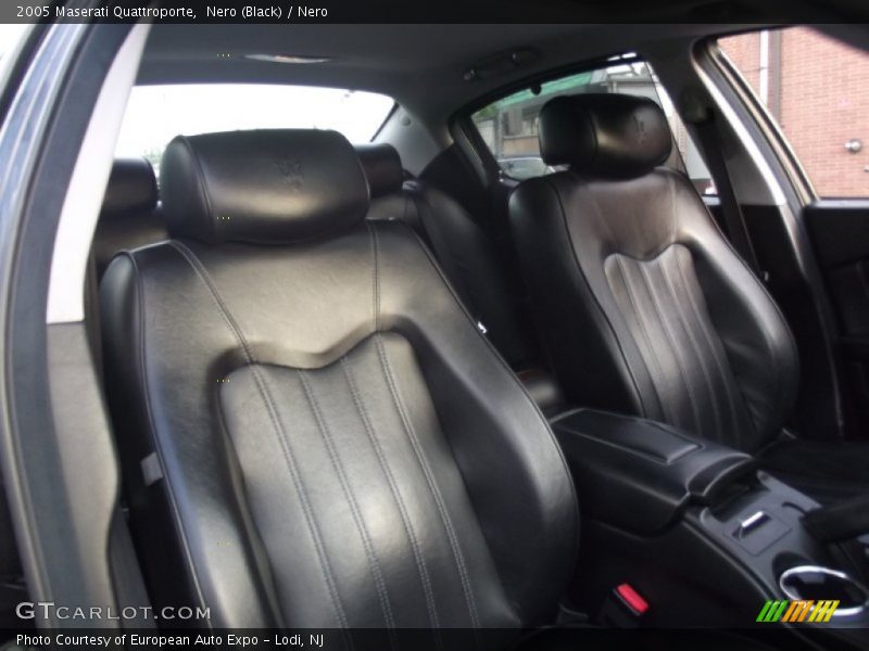 Nero (Black) / Nero 2005 Maserati Quattroporte