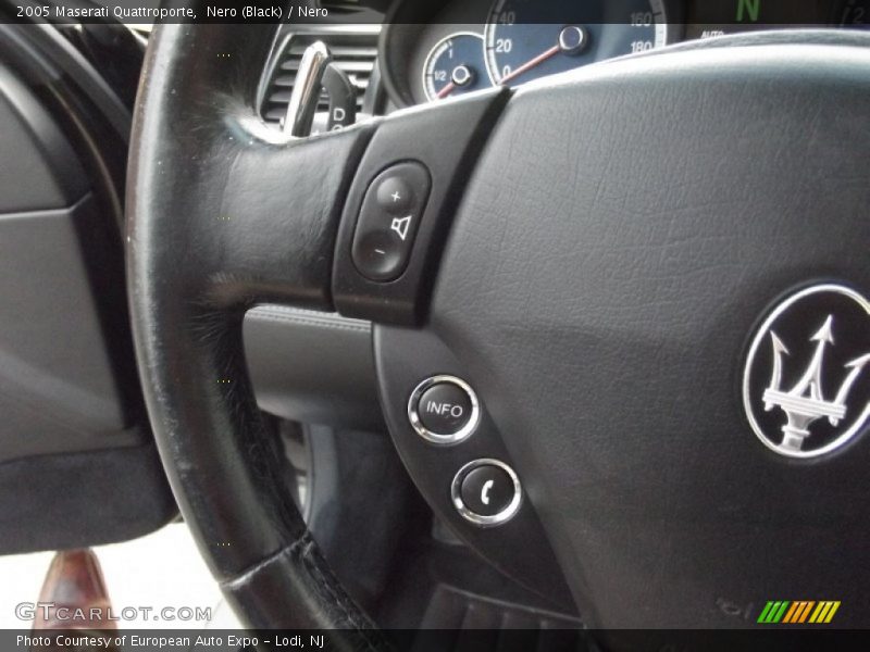 Nero (Black) / Nero 2005 Maserati Quattroporte