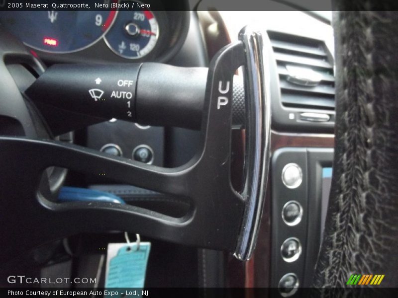 Nero (Black) / Nero 2005 Maserati Quattroporte