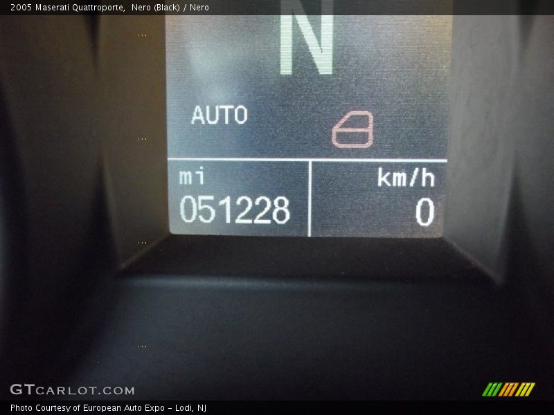 Nero (Black) / Nero 2005 Maserati Quattroporte