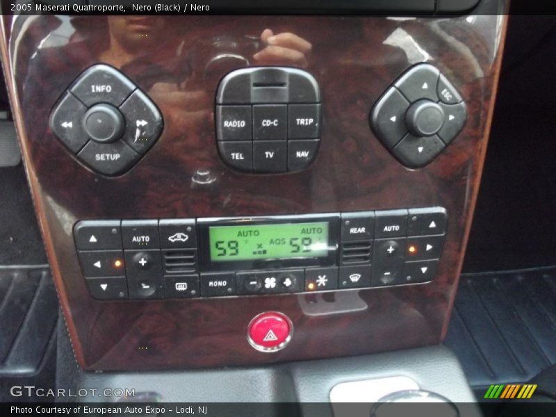 Nero (Black) / Nero 2005 Maserati Quattroporte