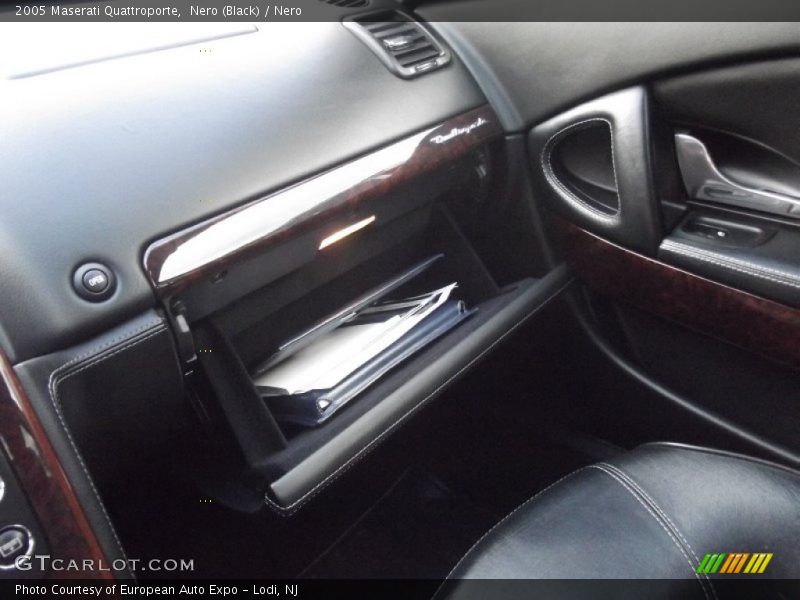 Nero (Black) / Nero 2005 Maserati Quattroporte