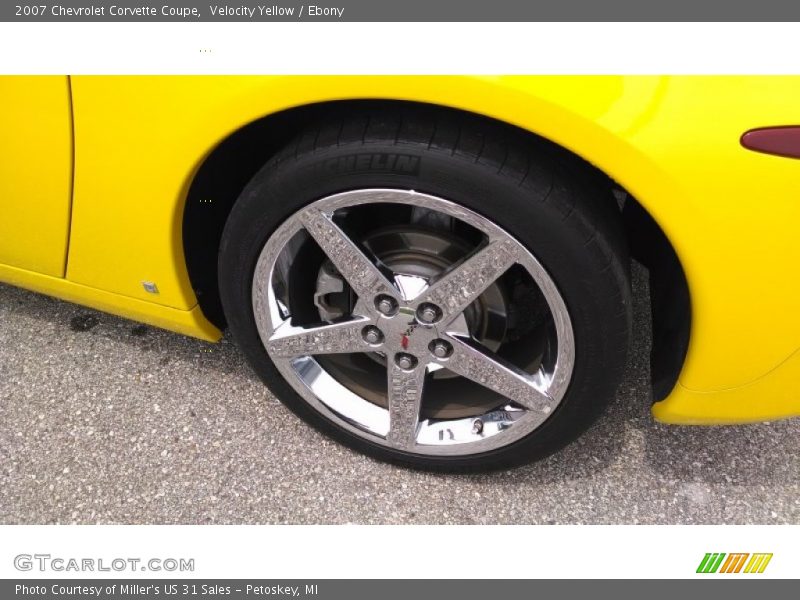 Velocity Yellow / Ebony 2007 Chevrolet Corvette Coupe