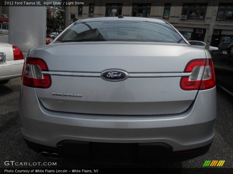Ingot Silver / Light Stone 2012 Ford Taurus SE