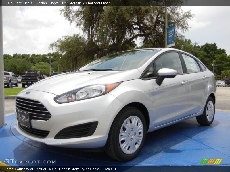 Ingot Silver Metallic / Charcoal Black 2015 Ford Fiesta S Sedan