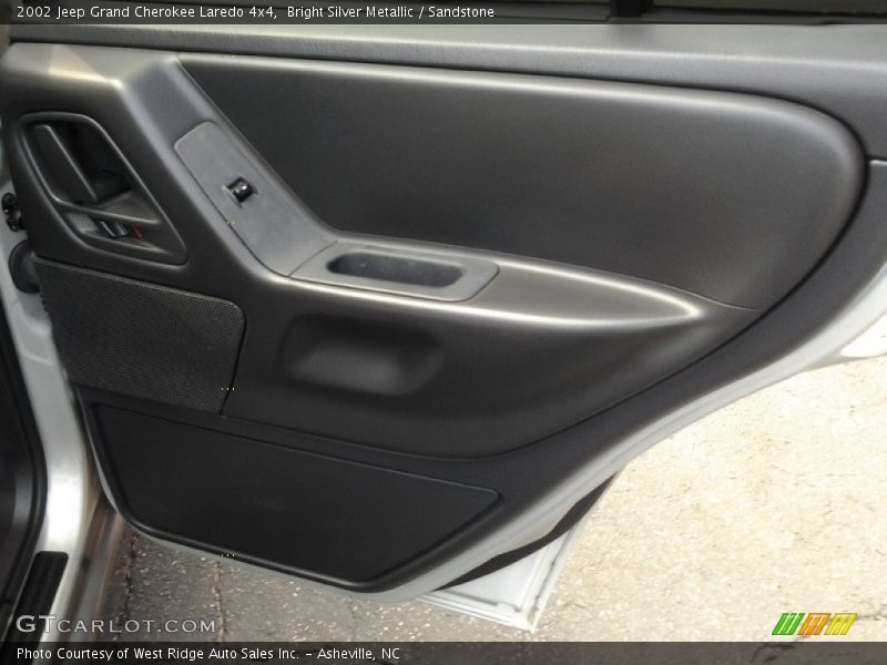 Bright Silver Metallic / Sandstone 2002 Jeep Grand Cherokee Laredo 4x4