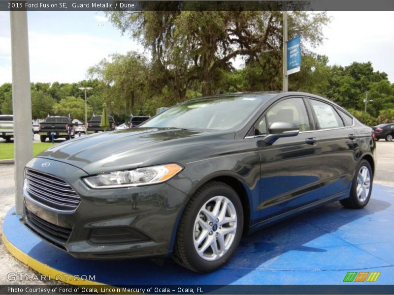 Front 3/4 View of 2015 Fusion SE