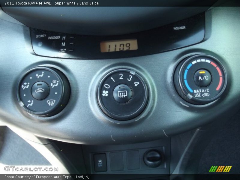 Super White / Sand Beige 2011 Toyota RAV4 I4 4WD