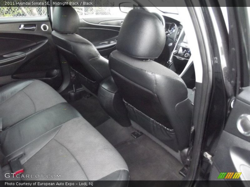 Midnight Black / Black 2011 Hyundai Sonata SE
