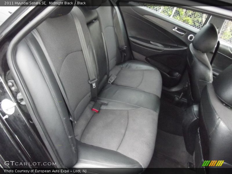 Midnight Black / Black 2011 Hyundai Sonata SE