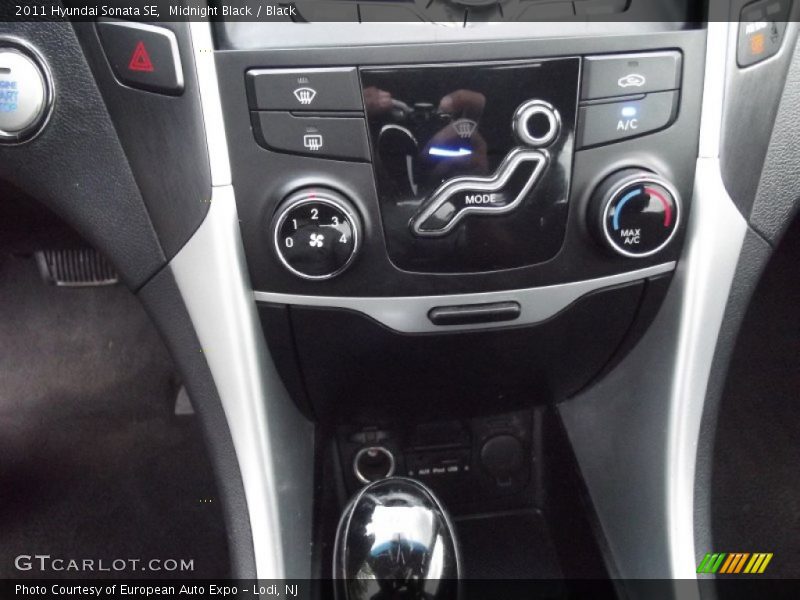 Midnight Black / Black 2011 Hyundai Sonata SE