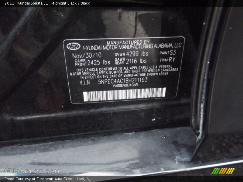 Midnight Black / Black 2011 Hyundai Sonata SE