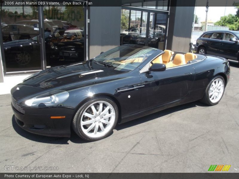 Front 3/4 View of 2006 DB9 Volante