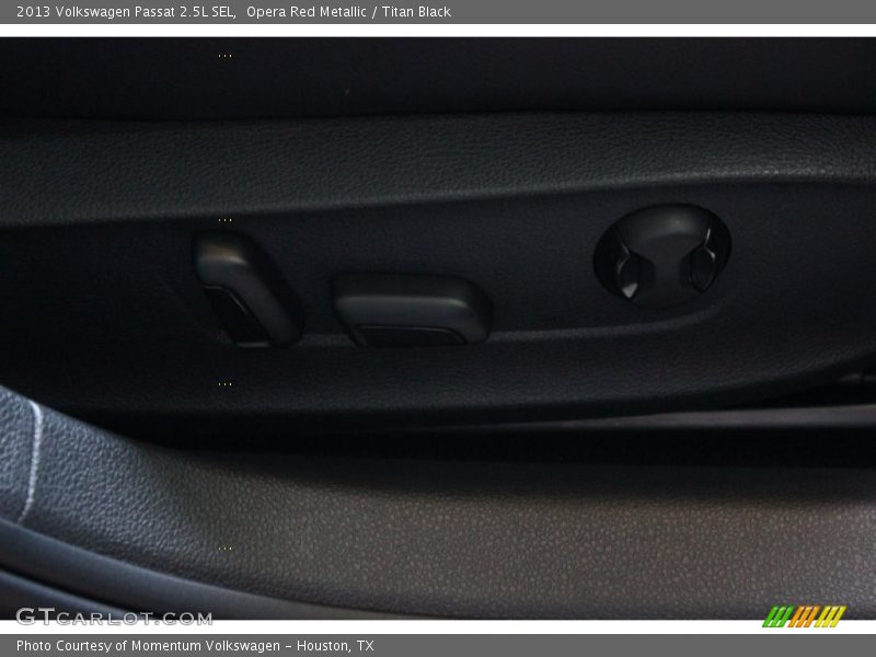 Opera Red Metallic / Titan Black 2013 Volkswagen Passat 2.5L SEL