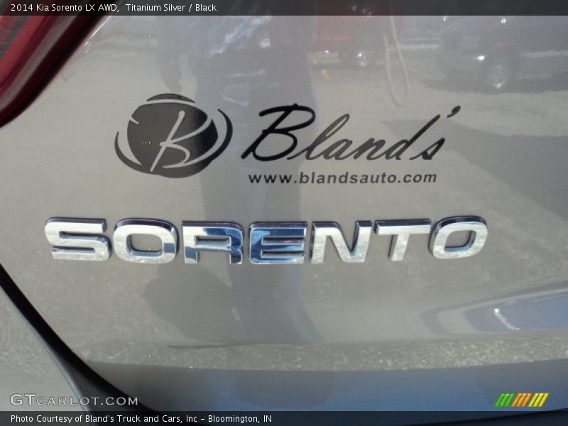 Titanium Silver / Black 2014 Kia Sorento LX AWD